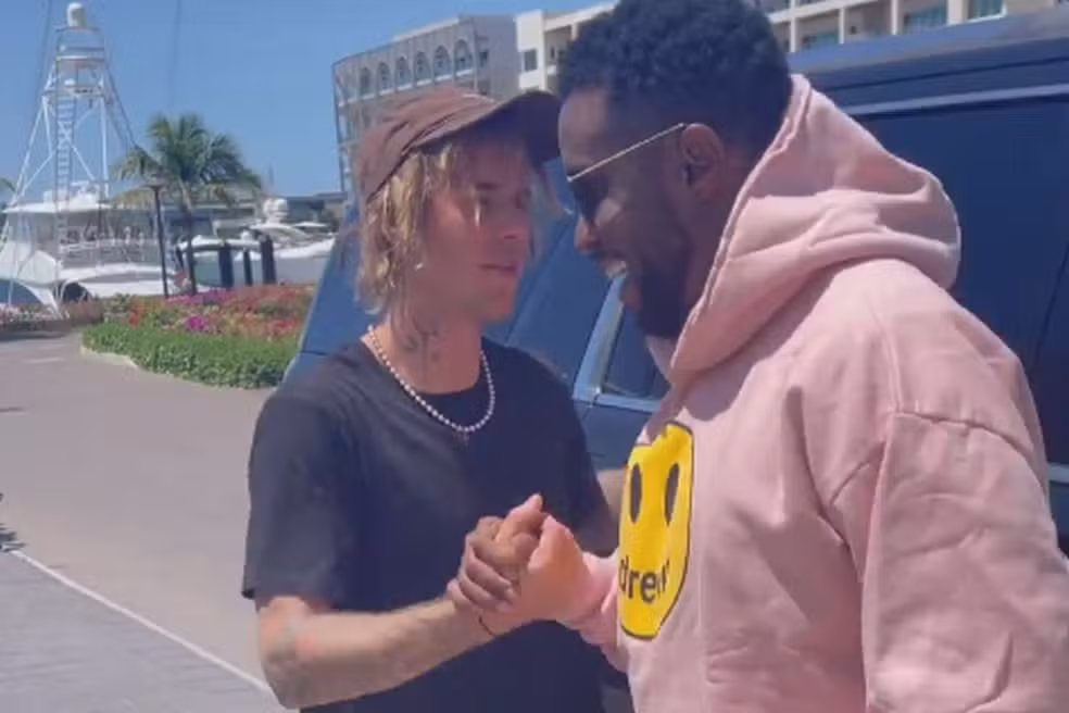 Justin Bieber encontra P. Diddy em 2021