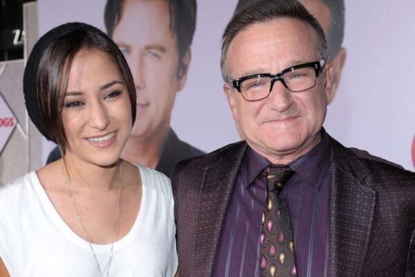 Filha de Robin Williams desabafa contra vídeos de IA com voz e imagem do pai robin williams ai